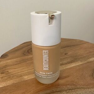 Beauty Counter Skin Twin Featherweight Foundation
